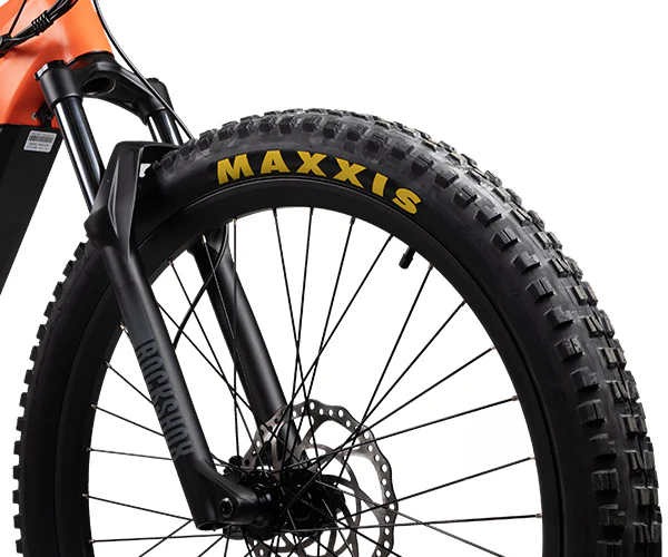 CYKE Falcon S Maxxis Minion tire and ROCKSHOX front fork