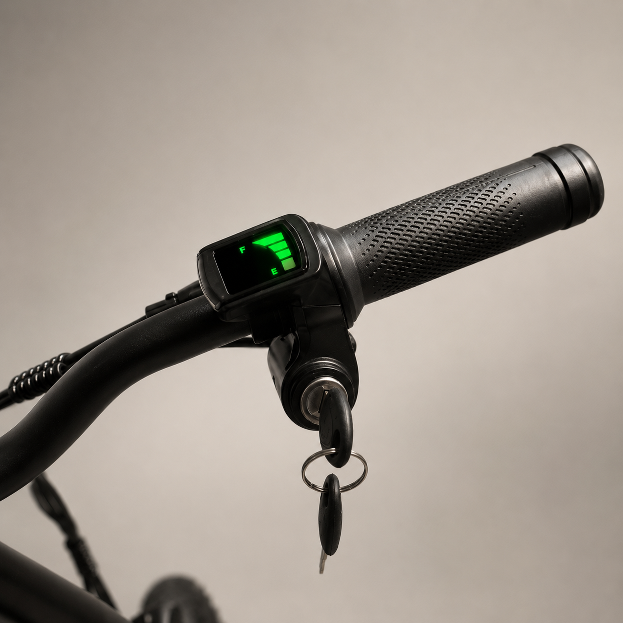 Throttle with battery level display and key ignition